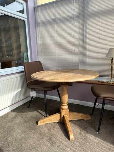 Solid oak table - solid,